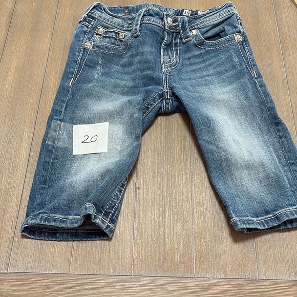 Miss Me Pants - Miss Me Shorts Size  14
Bermuda